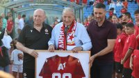 Срамно: Само трима от САЩ-94 почетоха юбилея на Димитър Пенев