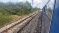 Влак блъска и уби жена край Нови Искър