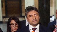Служителите на ДАИ ползвали Google Translate, за да си поискат подкуп от екипа на Роби Уилямс