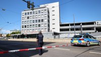 Двамата българи задържани за коктейлите Молотов остават в ареста 