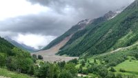 Евакуираха швейцарско село заради опасност от свлачище