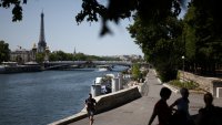 Къпането в река Сена в Париж отново е разрешено