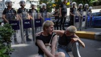 Масови арести на гей парада в Истанбул