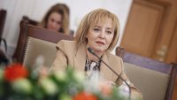 Свалиха с 3-4 цента: Манолова разкри как проверките на КЗП повлияха на цените на горивата