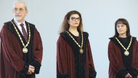 Атанасова твърди: Не съм пътувала с частен полет до Дубай с Пеевски