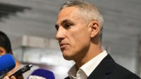 Гюров се завърна в политиката след концерти и маратони, пита Радев: Кой пази децата?