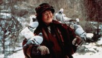 Отиде си актрисата, изиграла "жената с гълъбите" в "Сам вкъщи 2" 