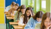 Над 6000 зрелостници се явяват на поправителна матура по български