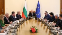 Кабинетът "Радев" тръгва с 45% доверие, има ръст и на оптимизма у нас 