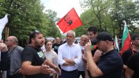 Костадинов: Измислиха "руско покушение", защото Урсула кацна в царевичака ВИДЕО