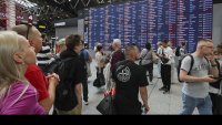 Летищата в Москва временно спряха работа заради украински дронове 