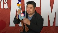 Актьорът Ерик Бауза, озвучил Бъгс Бъни и Дафи Дък, почина внезапно на 46 години