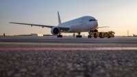Самолет излезе от пистата в Санкт Петербург при аварийно кацане
