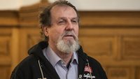 Постановиха 21 г. затвор за писателя, който опита да убие Роберт Фицо