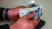 Средната заплата в София с 35% по-голяма от тази в страната