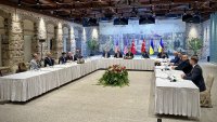 Украйна и Русия се срещат утре в 13 часа в Истанбул