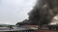 Няма данни за замърсяване на въздуха след големия пожар в София, затворен е пътят към Банкя