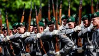 Забраниха на германските войници да имат афери със съпругите на другарите си 