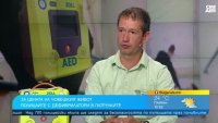 Автоматичният дефибрилатор дава подробни инструкции с базови насоки