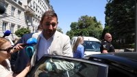Зам.-кметът на София Никола Барбутов напусна Общината, придружен от полицията