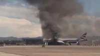 Горящ самолет със 159 души на борда кацна аварийно в Лас Вегас