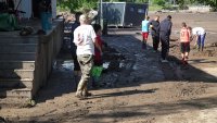 Пълен абсурд: Глобяват доброволци, помагащи при бедствия, за незаконен труд 