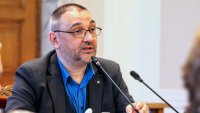 Проф. Чорбанов: Омерзително е това, което се случва в пленарната зала