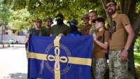 В кадър: Руснаци, живеещи в България, дариха високопроходими автомобили на Украйна