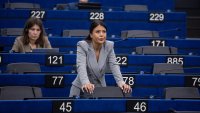 Гръцки евродепутат захапа Урсула: Няма по-голям расист от вас, ислямизирахте Европа! ВИДЕО