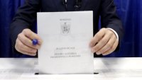Не позволиха на кандидат-президент на Румъния да гласува 