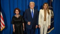Подиграха се на Гордана Силяновска, пратила восъчна фигура да се снима с Тръмп