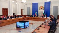 Тристранката обсъжда законодателните промени срещу високите цени