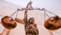 Нотариуси спряха опит за кражба на апетитен имот в Сапарева баня