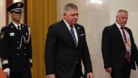 Си поиска от Фицо страната му да насърчи отношенията между Китай и ЕС