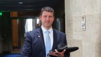 В България еврото се прие с лъжа, заяви Ивелин Михайлов