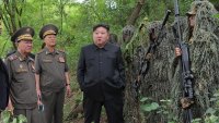 Ким Чен Ун инспектира как върви производството на ракети