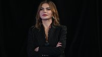 Алина Кабаева на Путин купи любимия му вестник "Комсомолская правда"