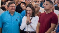 Лидерката на венецуелската опозиция Мачадо се завърна в страната 
