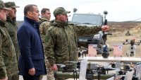 "Това е само върхът на айсберга": Медведев с послание към европейски политици