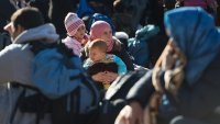 Австрия спря събирането на семейства на бежанци