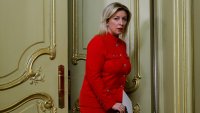 Захарова: „Коалицията на желаещите“ да не забравят салфетки за срещата