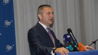 Горанов успокоява: Валутният резерв няма да ходи никъде