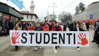 Масова атака с шпионски софтуер срещу студентите в Сърбия, опълчили се на Вучич
