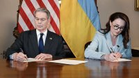Най-накрая САЩ и Украйна подписаха сделката за редкоземните метали 