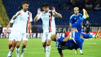 Левски победи Локомотив Пловдив с 2:0 