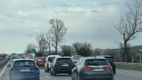 Близо 500 хил. автомобила се очаква да излязат от София в дните около 24 май