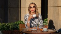 5 основни елемента от летния гардероб за всяка жена над 50 
