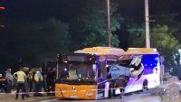 Тежка катастрофа между автомобил и автобус в София, има загинал