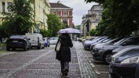 Дъждовете продължават, възможни са и градушки