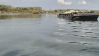 На път за Видин: Круиз с 238 души заседна в плитчините на Дунав